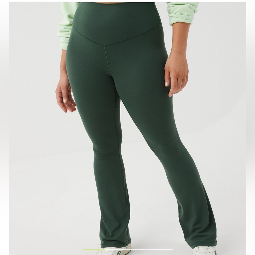 Beautiful dark green flared leggings supper trendy.😍